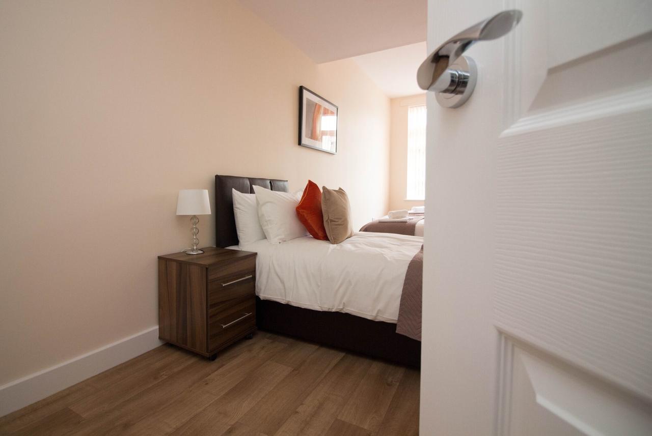 Dpv - Above Bar Street Apartments Southampton Ngoại thất bức ảnh
