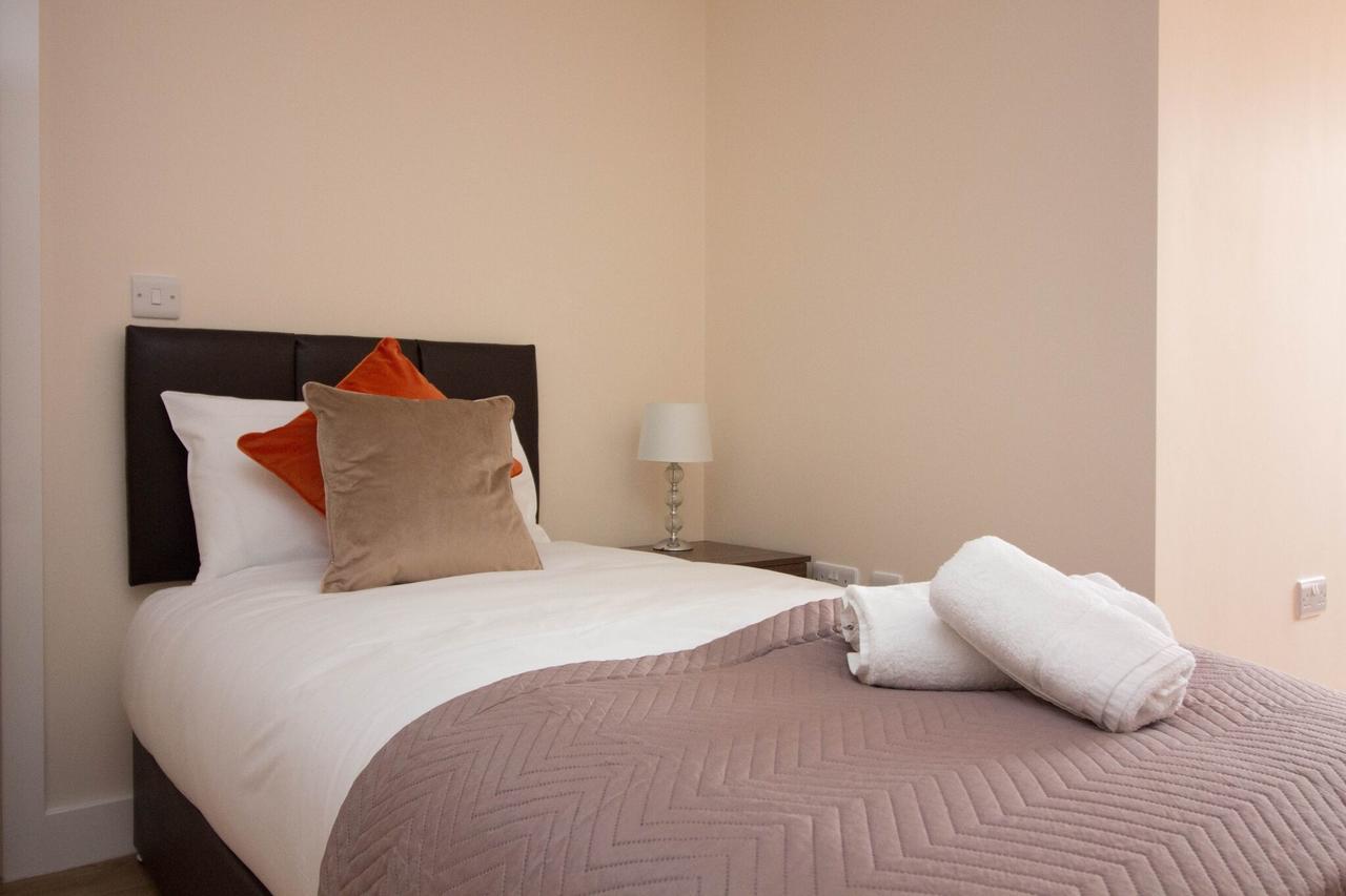Dpv - Above Bar Street Apartments Southampton Ngoại thất bức ảnh